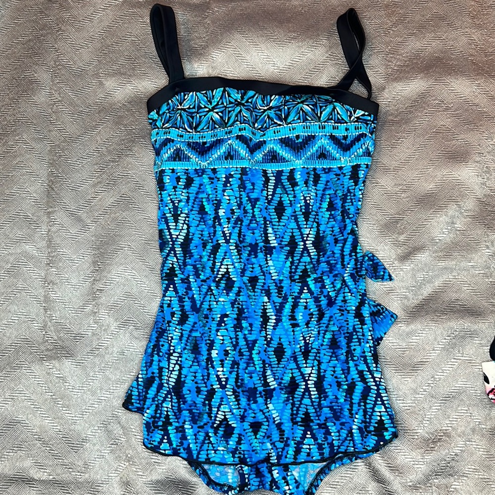 Maxine of Hollywood Women's Swimwear One piece NWOT